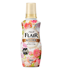  KAO "Flair Fragrance" Кондиционер для белья с антибактериальным эффектом, аромат нежного букета, 520 мл. (407603)